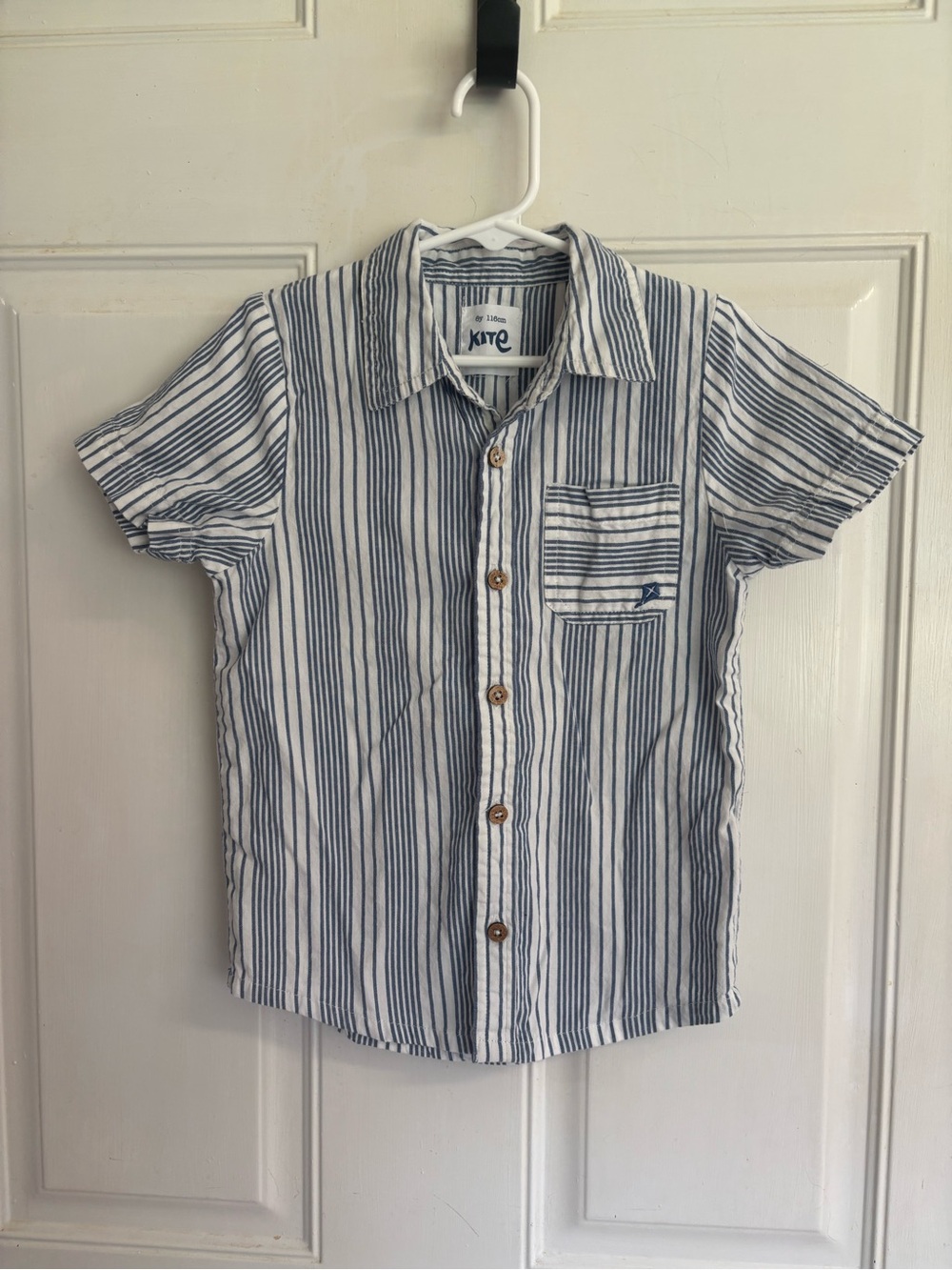 Size 6Y Kite Clothing Blue/White striped short sleeve button-down shirt EUC